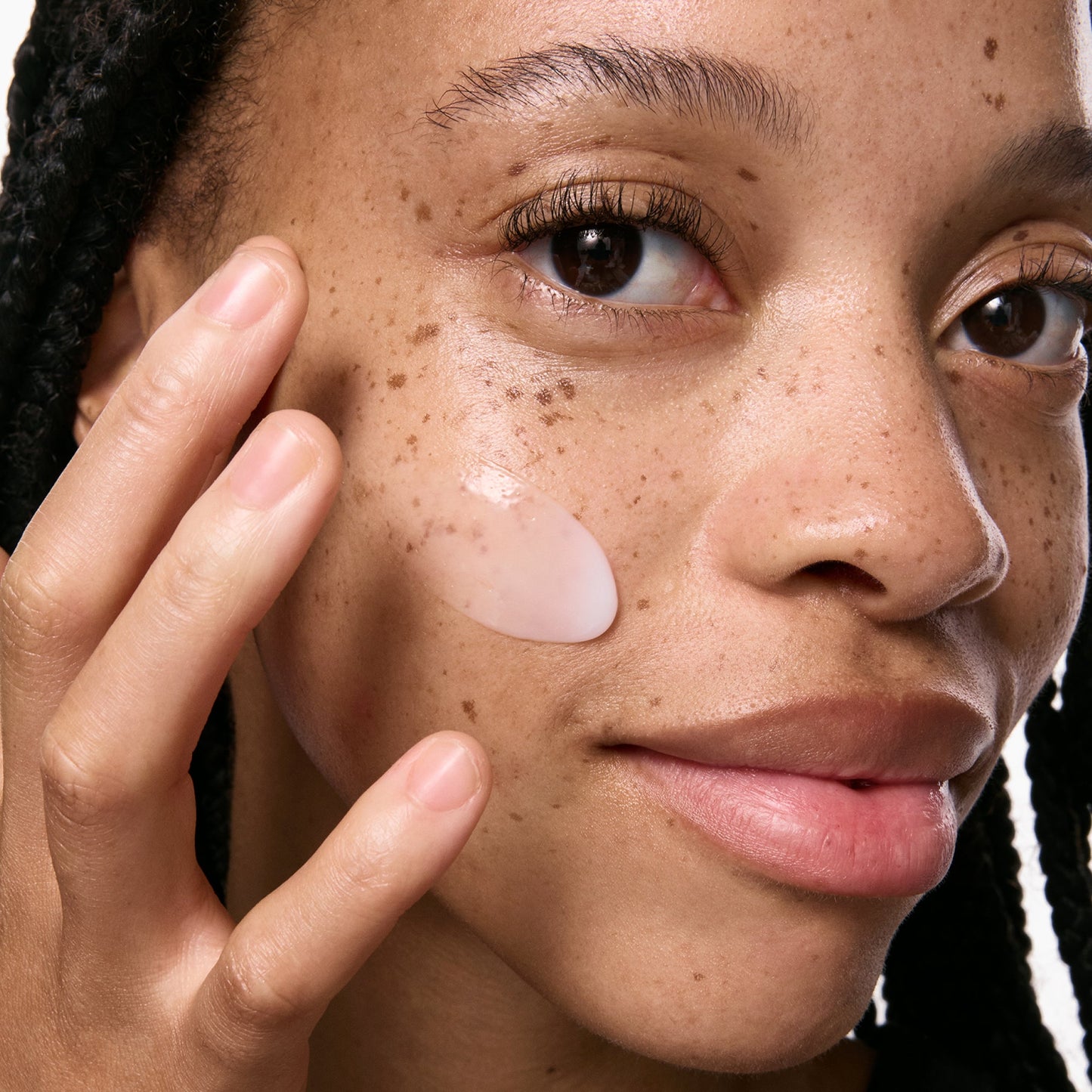 vitamin-b-c-and-e-moisturizer-z7 VitBC_E_ModelGoopMacro_2000x2000_bc64d363-139d-4699-88a9-2e0b1942763a.jpg